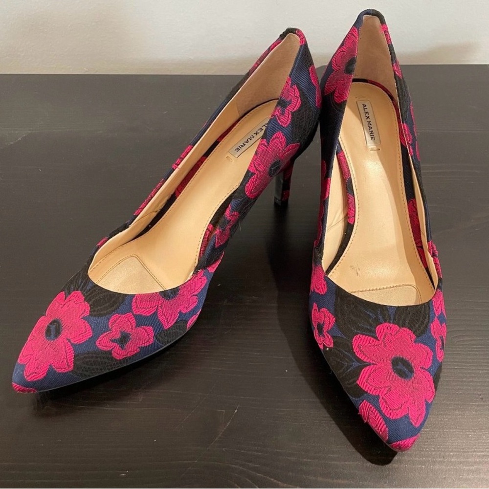 Alex Marie Navy/Pink Floral Embroidered Pumps Sz 8